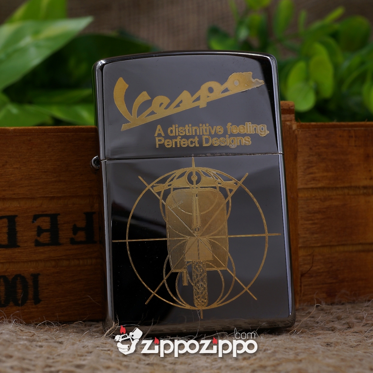 Zippo Màu Đen Bóng KHắc Xe VesPa Mạ Vàng
