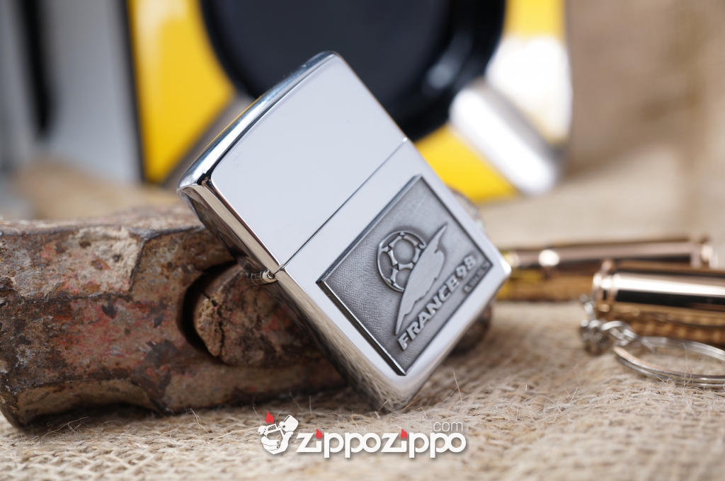 Bật lửa Zippo Cổ Fance 98 ốp nổi ( sản xuất năm 1997)