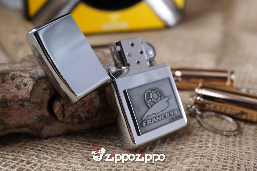 Bật lửa Zippo Cổ Fance 98 ốp nổi ( sản xuất năm 1997)