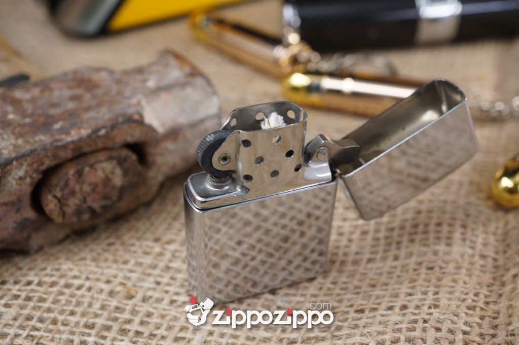 bật lửa zippo cổ dòng chữ Merit sản xuất năm 1981