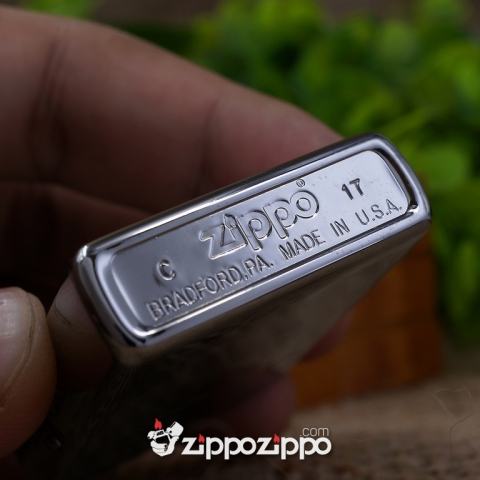 bật lửa zippo mầu bạc khắc rồng quấn nguyên con