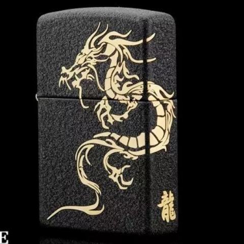 Bật lửa Zippo phiên bản màu đen nứt sơn The Dragon